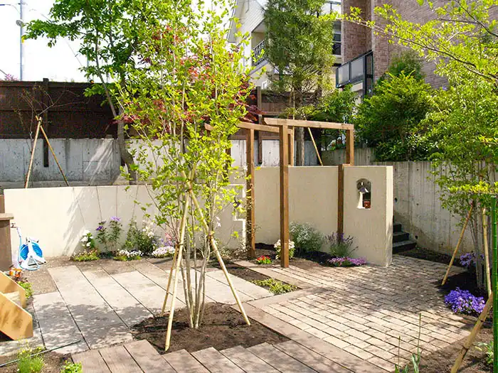 石畳やレンガ敷きの庭の施工例